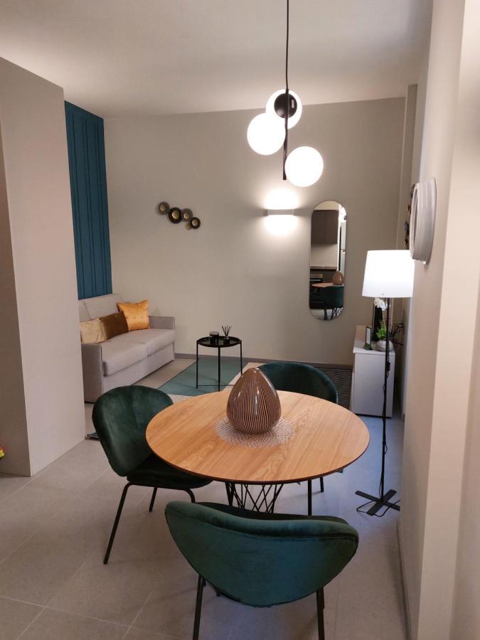 The 6 Apartments Ріміні Екстер'єр фото